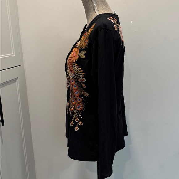 Johnny Was Embroidered Peacock Floral Black Boho Top V-Neck Button Size Medium - Picture 10 of 15